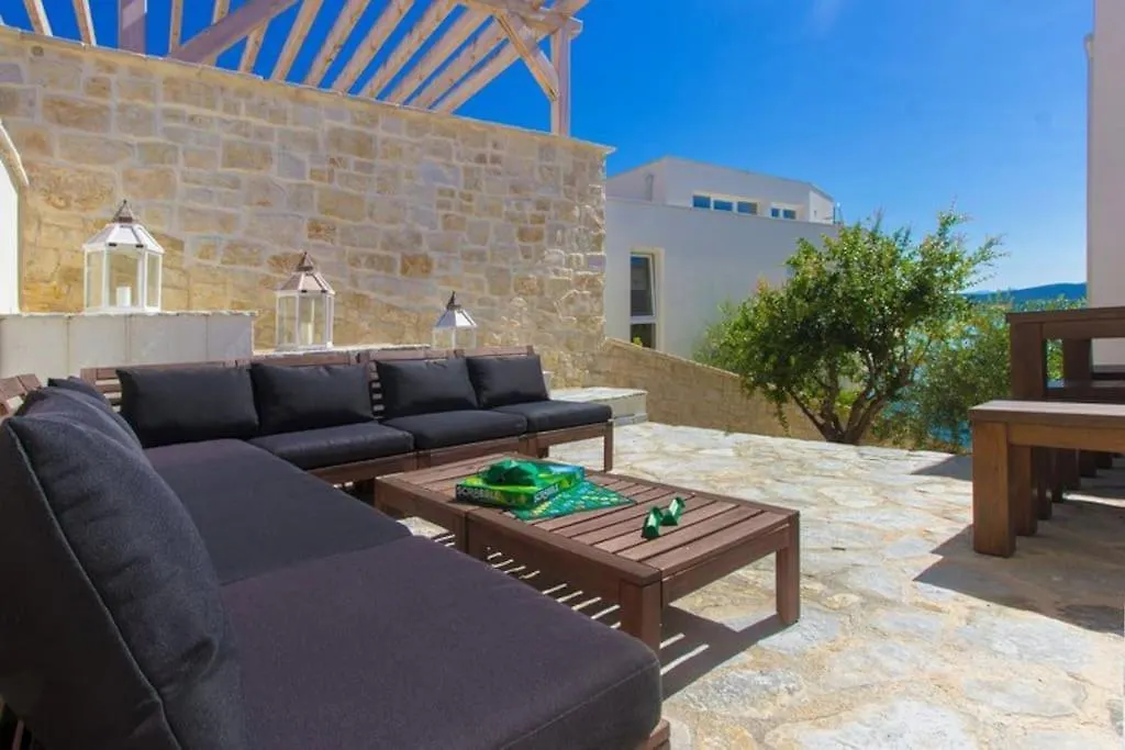 Villa Jasmin Posedarje 0*,  Croatia